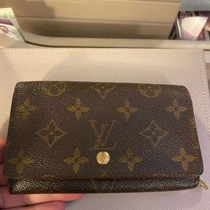 Louis Vuitton vintage tresor wallet
